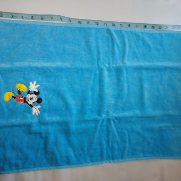 Mickey Mouse Hand Towel - Picture 4 of 4